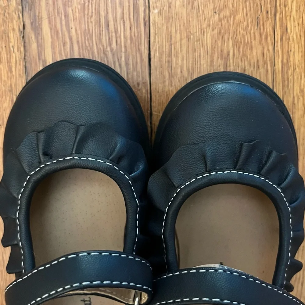 Cat&Jack toddler girl Mary Jane shoes - size 5 - Picture 3 of 4